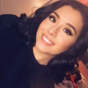 Meet your Posher, Valeria